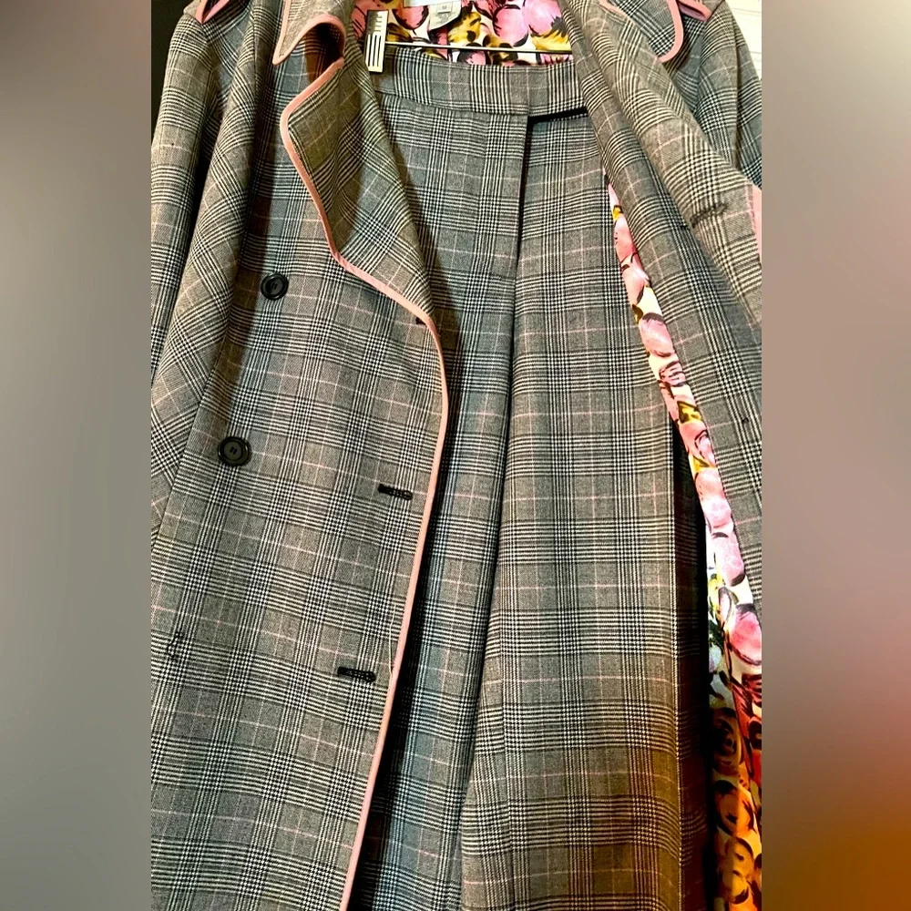 Gently used Double breasted 2-piece plaid black white and pink Nine West suit. - Picture 4 of 5
